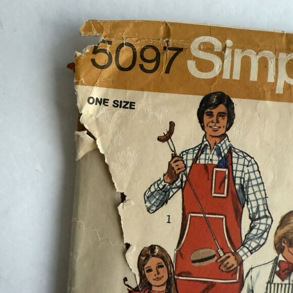 Vtg 70s Simplicity Sewing Pattern 5097 Unisex Full Half Aprons One Size *READ* - Picture 2 of 7